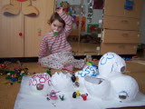 ./bilder/2011-01_Mia-Barbapapahaus_Mia-liest/100_3143_2011_01_Mia_und_ihr_Barbapapahaus.JPG