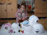 ./bilder/2011-01_Mia-Barbapapahaus_Mia-liest/100_3144_2011_01_Mia_und_ihr_Barbapapahaus.JPG